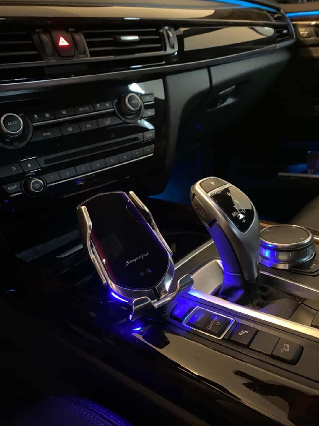 Automatic Clamping Wireless Car Charger - Dave's Deal Depot