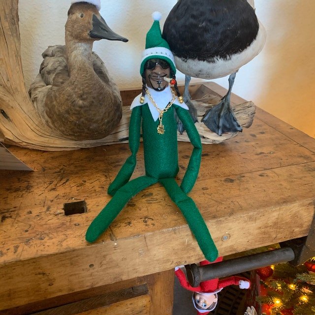 Snoop On A Stoop Christmas Ornament